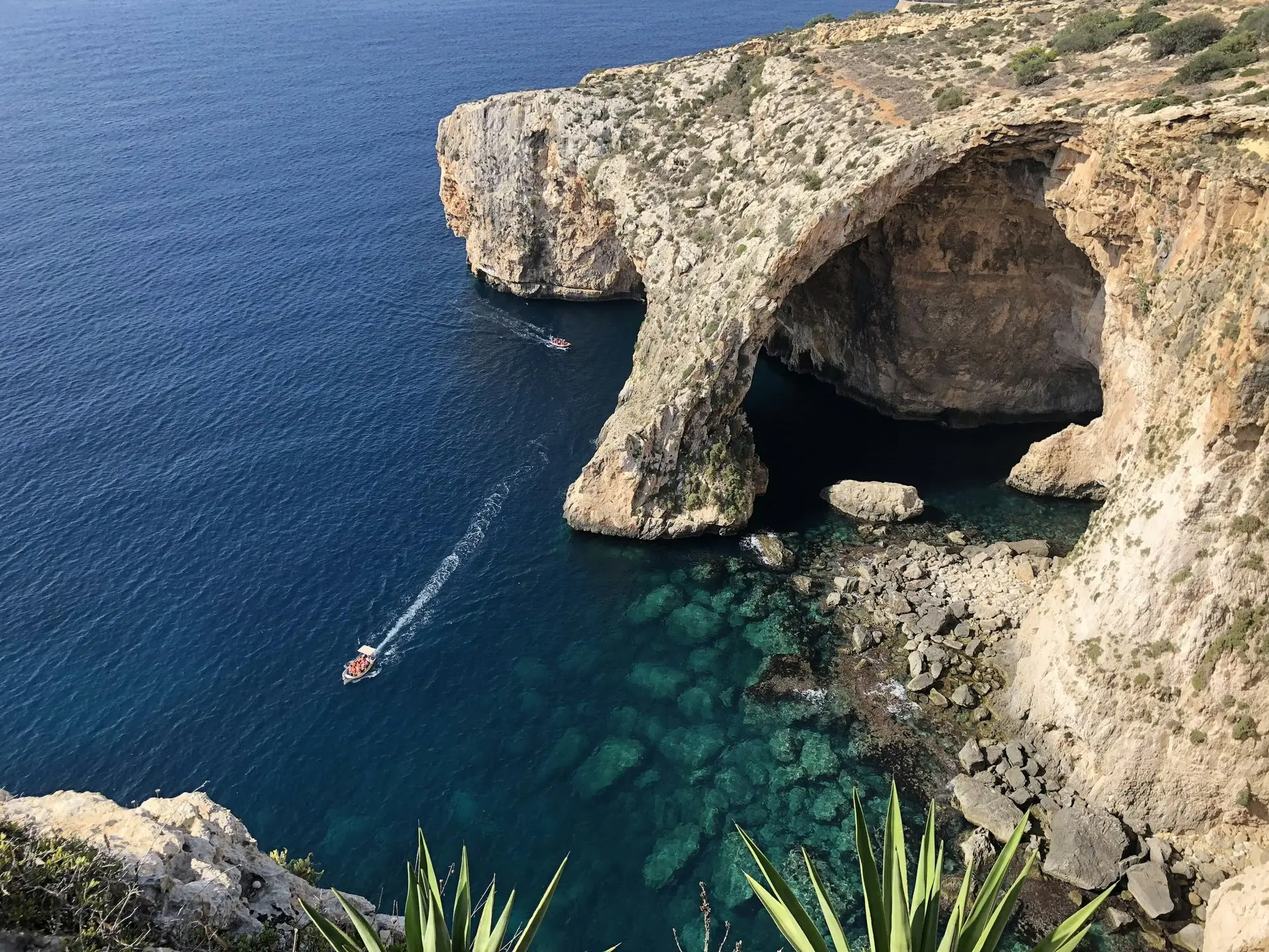 Der Felsbogen der Blue Grotto bei Zurrieq