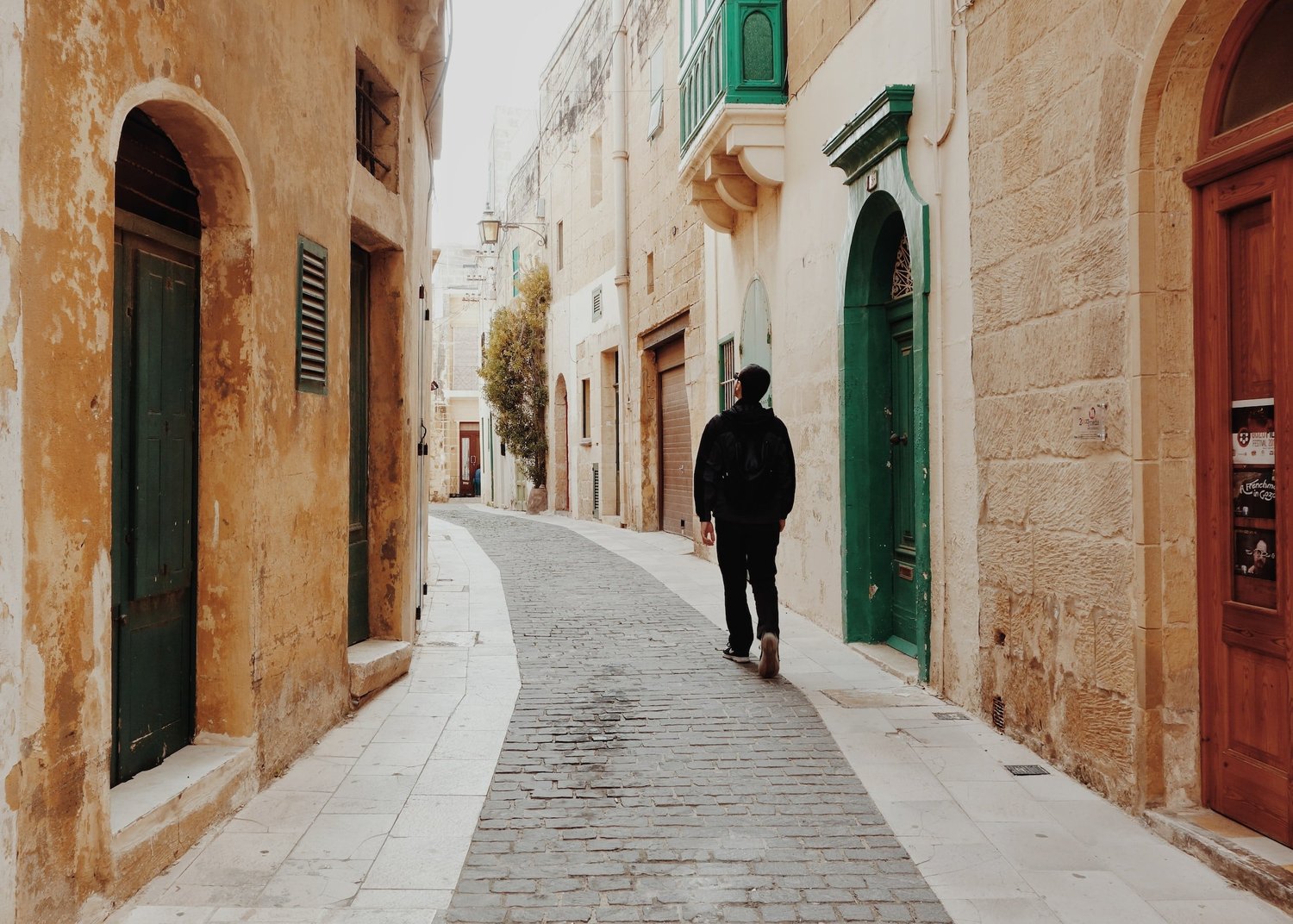 Gasse in einer maltesischen Altstadt