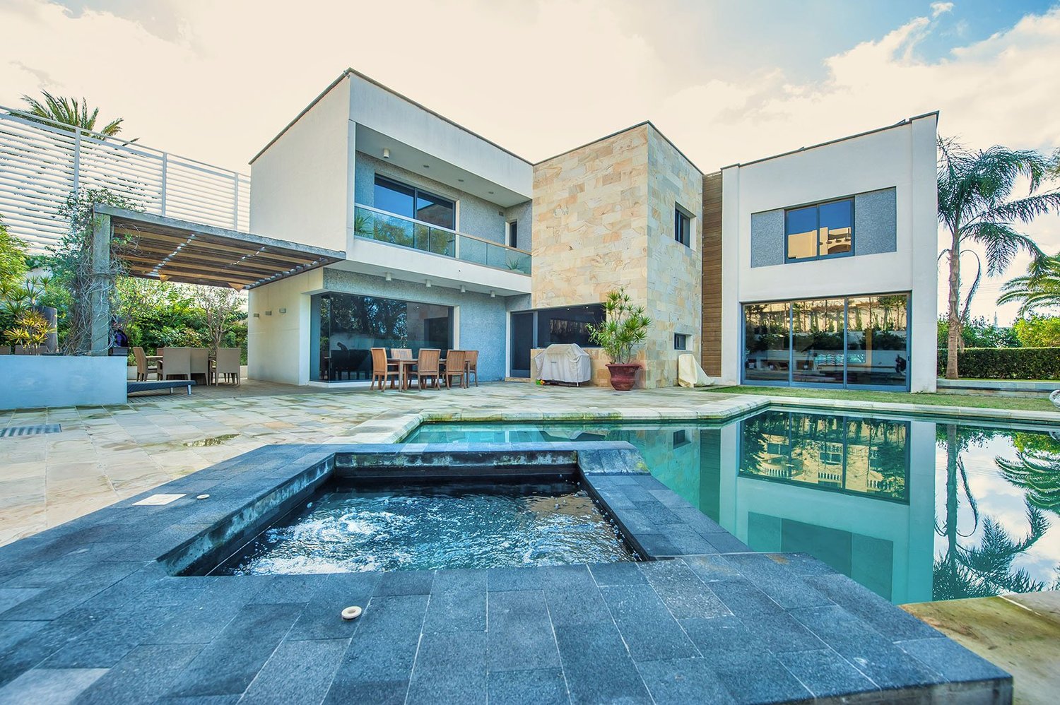 Moderne Villa mit Pool